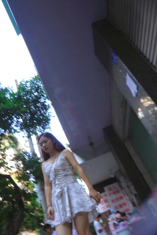 kc1457（空城原创）逛街的连衣裙漂亮小少妇，微透粉N包裹肉臀