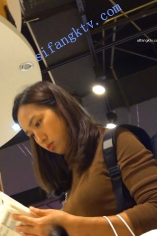 kc151（空城原创）很会过日子的黑裙少妇，破丝袜黑N带翅膀