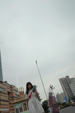 kc1450（空城原创）白裙学生妹街上闲逛，强行问路CD微透米白N