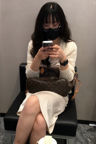 TK230-连衣裙眼镜妹子开闪