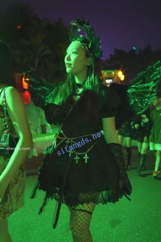 (BC-AA-510)天使裙小姐姐黑色网袜逛街..开闪光灯CD无痕内