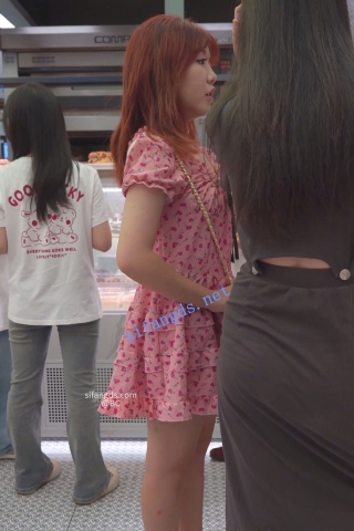 (BC-SSS-089)面包店抄底花裙美女..极品肉臀紧紧夹住丁字裤