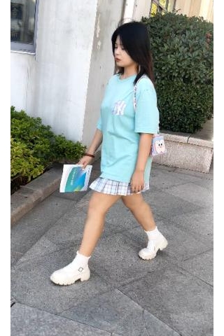 TK401-投稿 抄底淡蓝色小白鞋jk妹妹