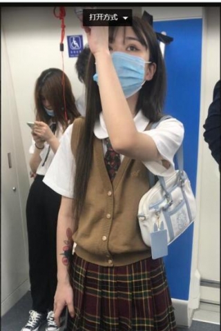 TK373原创 投稿 抄底jk黑丝美女