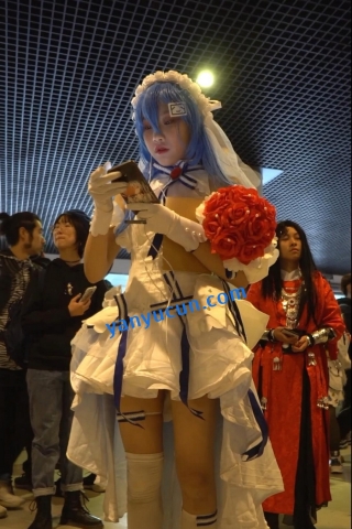 【xxn-110】蓝发小姐姐穿婚纱..正面探入偷感十足..粉内捂不...