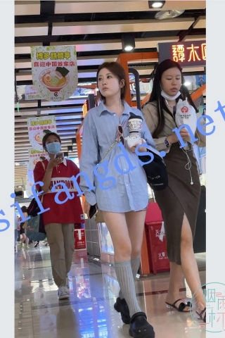 【KKCD㊙️】3208-抄底穿洞洞鞋的灰色腿袜小姐姐