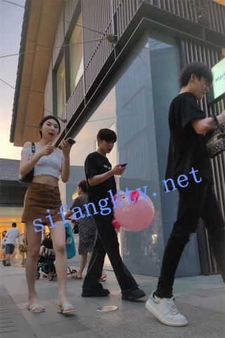 【KXCD】251黄色超短裙极品身材骚货，DZK露出两边YC