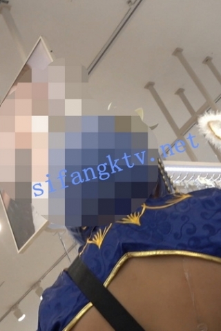 kc536（空城原创）洛丽塔裙肥臀妹子逛商场，淡粉N差点坐镜头上