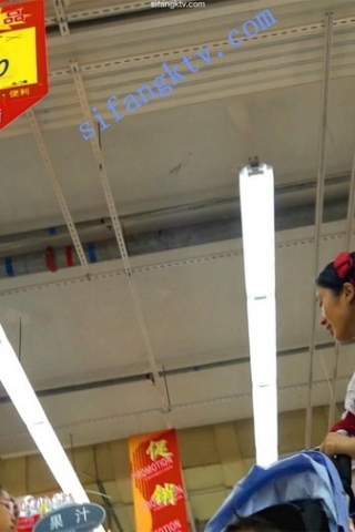 kc138（空城原创）带孩子逛超市的洛丽塔小少妇，肉丝白N