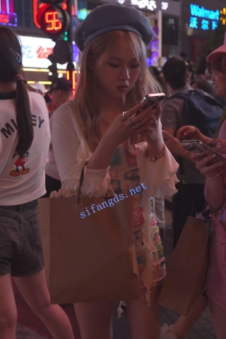 (BC-AA-417)超短吊带裙时尚靓女..纯白内前后角度抄底