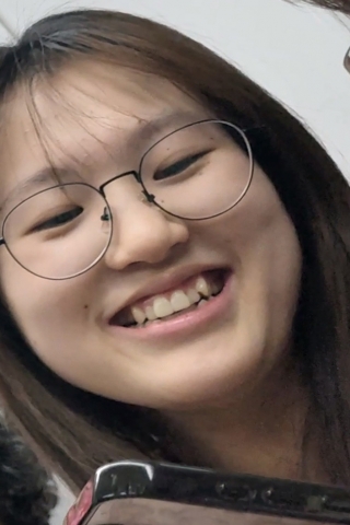 女子大生大开腿秀白嫩肉腿sywy435