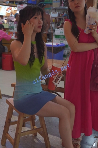 (BC-AA-447)小吃街抄底包臀裙美女窄内..极品身材逆天翘臀