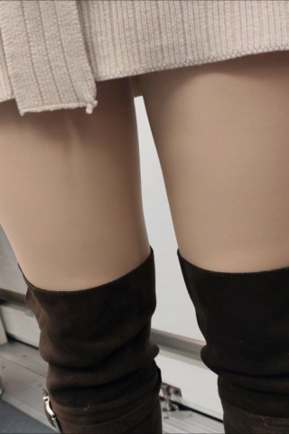 mt004【独家原创】被男人看的靓妹的白肉丝长靴大腿