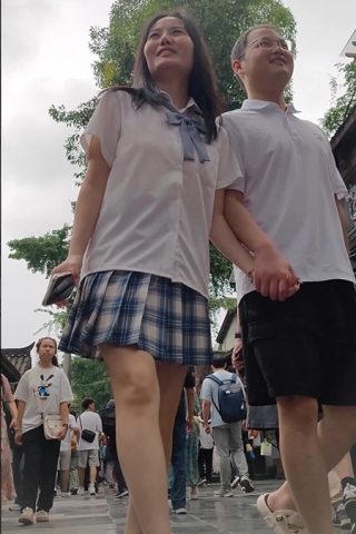 XM029JK制服清纯装扮脚上还穿个性感高跟鞋，黑色内内