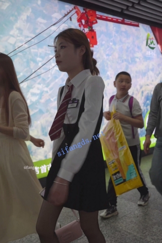 (BC-AA-388)制服短裙气质美女..黑色丝袜上楼梯CD蕾丝边内裤