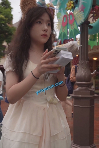 (BC-AA-631)蕾丝裙小姐姐逛街..无痕内一半夹进屁股缝前后CD