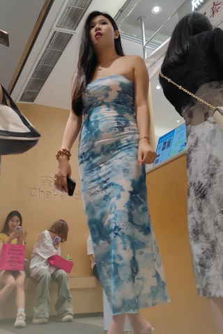 XM129长裙蓝色花纹旗袍性感美女