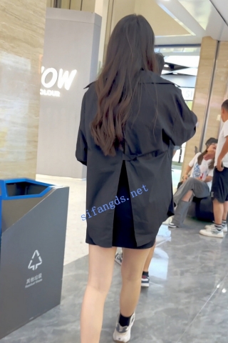 trump1186【KFC】包臀裙靓女和男友买奶茶。白色骚窄内前后CD微漏毛