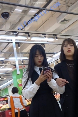 kc266（空城原创）逛超市的漂亮姐妹花，宽松皮裤巴黎世家诱惑